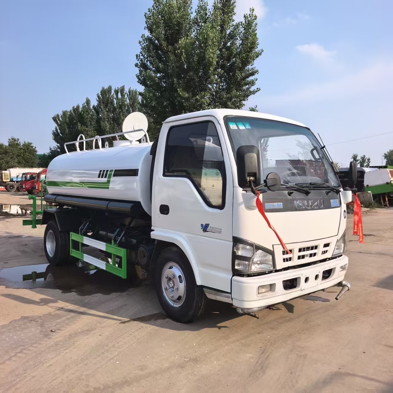 ISUZU WATER TRUCK